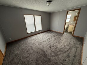 2500 Mann Rd in Village of Clarkston, MI - Foto de edificio - Building Photo