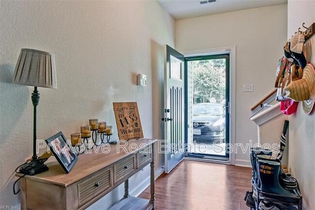 217 Thalia Rd in Virginia Beach, VA - Building Photo - Building Photo