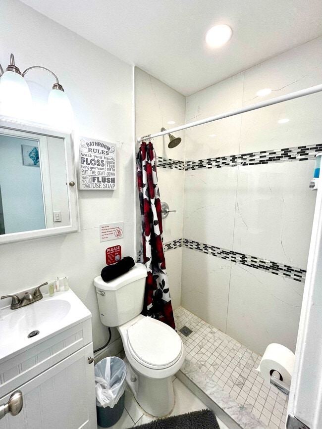 338 Van Buren St, Unit SI FL1-ID1520241P in Hollywood, FL - Foto de edificio - Building Photo