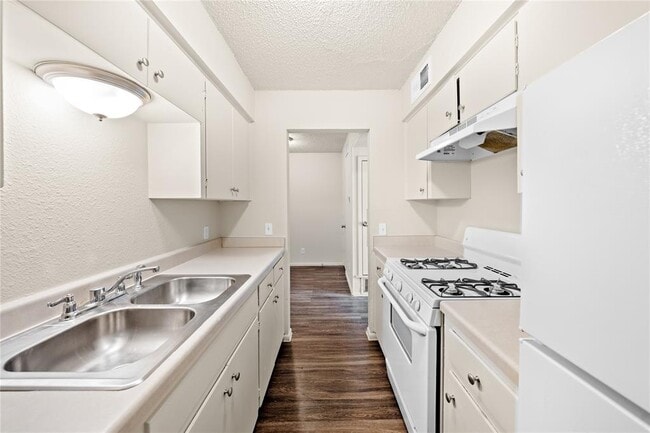 property at 2314 Greenfield Pkwy