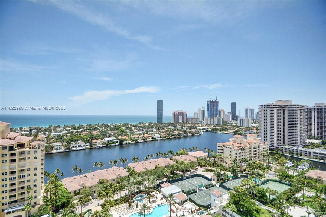 20155 NE 38th Ct in Aventura, FL - Building Photo