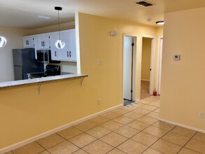 108 Shannon Cir, Unit D in Del Rio, TX - Foto de edificio - Building Photo