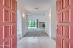 7551 E La Cienega Dr in Tucson, AZ - Building Photo