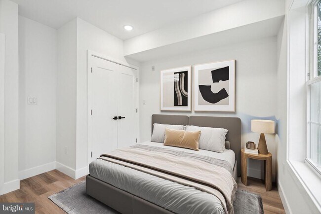 2330 Frankford Ave in Philadelphia, PA - Building Photo - Building Photo