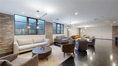 350 St Joseph St in Mobile, AL - Building Photo - Building Photo