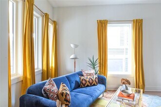 724 Charles Allen Dr NE in Atlanta, GA - Foto de edificio - Building Photo