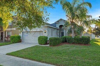 16622 Myrtle Sand Dr in Wimauma, FL - Building Photo - Building Photo