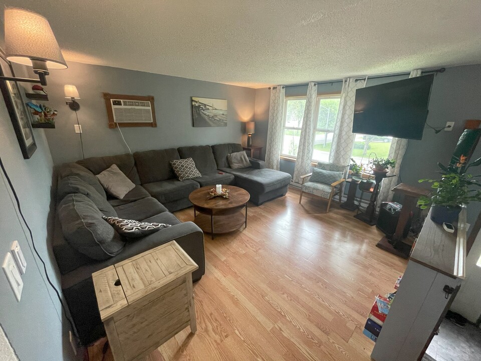 2923 Heatherwood Cir S in Moorhead, MN - Foto de edificio