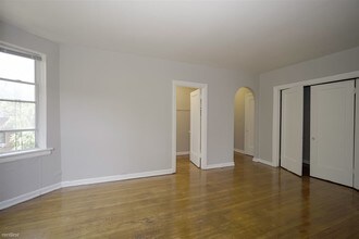 1357 W Estes Ave-Unit -# M1 in Chicago, IL - Building Photo - Building Photo