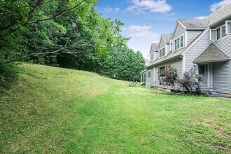11 Harbor Ridge Rd in South Burlington, VT - Building Photo - Building Photo