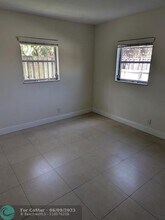 5220 NE 14th Way in Fort Lauderdale, FL - Building Photo - Building Photo