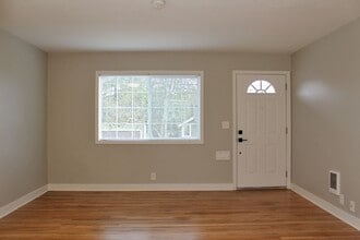 5535-5535 SE 17th Ave in Portland, OR - Building Photo - Building Photo