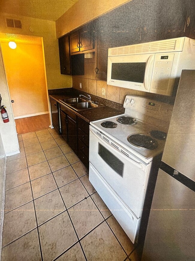 property at 5622 Boca Raton Blvd