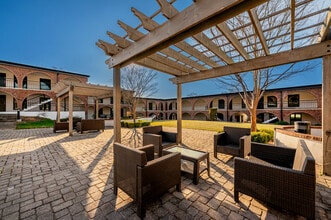 Newberry Commons in Chattanooga, TN - Building Photo - Building Photo