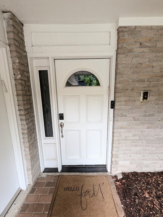 property at 5480 Chemin De Vie NE
