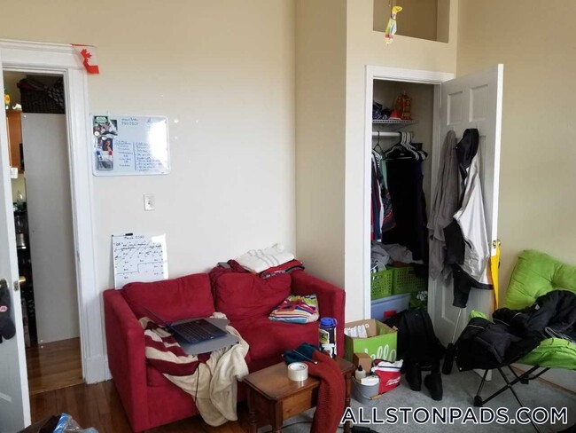 1193 Commonwealth Ave in Boston, MA - Building Photo - Building Photo