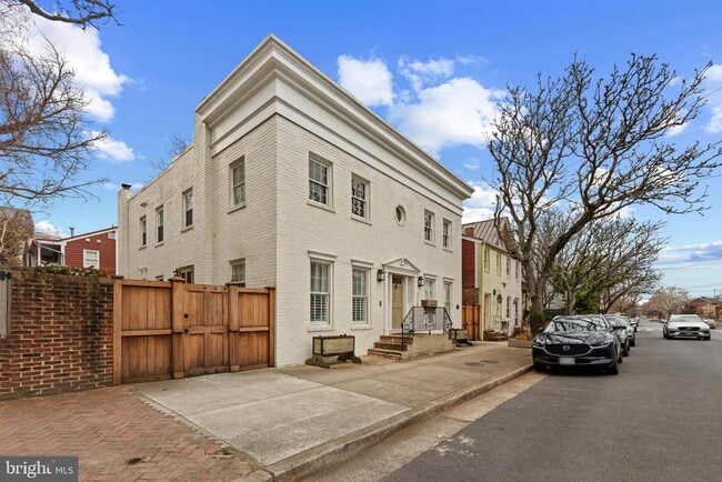 property at 810 Queen St