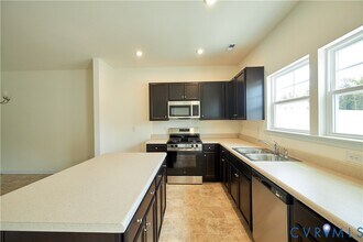 216 Greenpark Rd in Sandston, VA - Building Photo - Building Photo