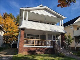 2215 Chesterland Ave in Lakewood, OH - Building Photo