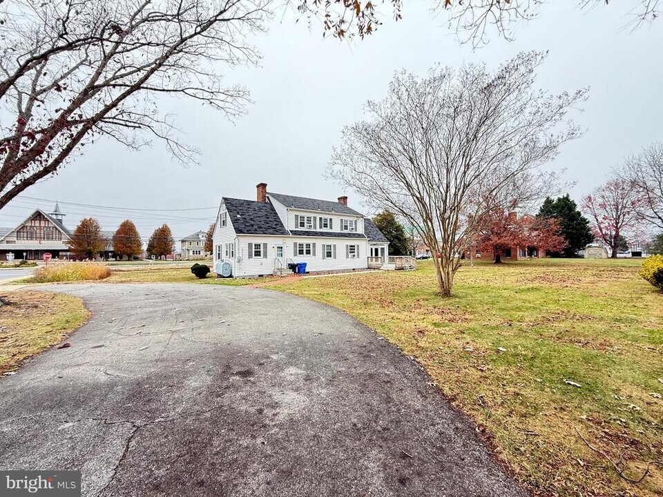 118 St Marys Ave in La Plata, MD - Building Photo