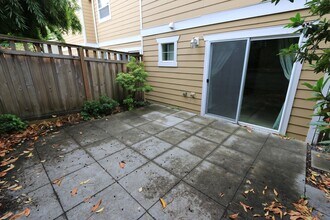 3810 Ashworth Ave N in Seattle, WA - Foto de edificio - Building Photo