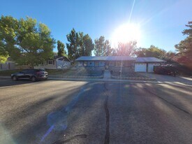 2215 New Hampshire St in Green River, WY - Building Photo