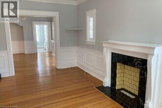 2 Undermount Ave in Hamilton, ON - Building Photo - Building Photo