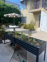 1243 26th St, Unit # 1 in Santa Monica, CA - Foto de edificio - Building Photo