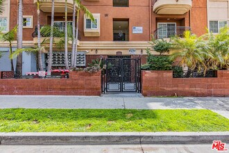 700 S Ardmore Ave-Unit -303 in Los Angeles, CA - Building Photo - Building Photo