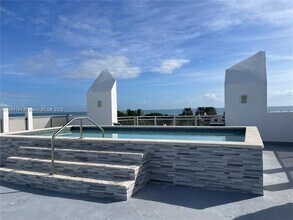 7728 Collins Ave, Unit 4 in Miami, FL - Foto de edificio - Building Photo