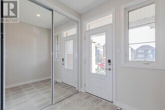 2060 Postilion St in Ottawa, ON - Building Photo - Building Photo