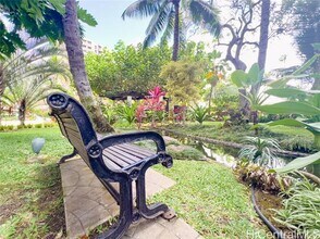 300 Wai Nani Way, Unit 1005 in Honolulu, HI - Foto de edificio - Building Photo