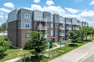 Ashton Flats in Cedar Rapids, IA - Building Photo