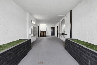 CitiZen Beach Collection on Manhattan in Redondo Beach, CA - Building Photo - Building Photo