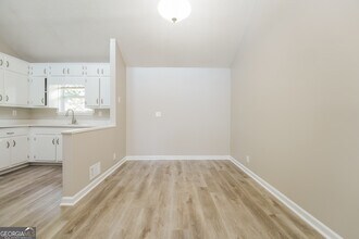 2535 Kelly Lake Dr in Decatur, GA - Building Photo - Building Photo