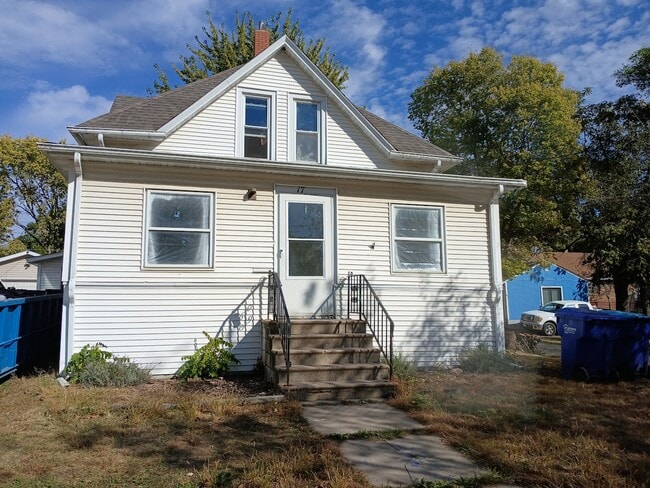 property at 17 5th St NW