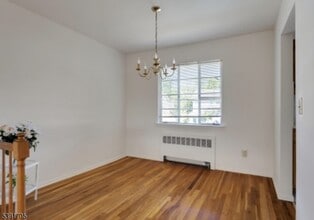 17 Wedgewood Dr in Verona, NJ - Building Photo - Building Photo