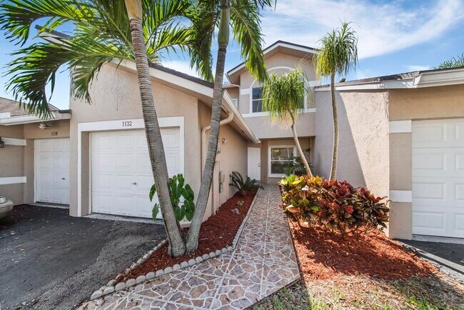property at 1132 W Lakes Dr