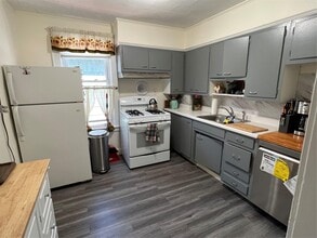 159-14 43rd Ave in Queens, NY - Building Photo - Building Photo