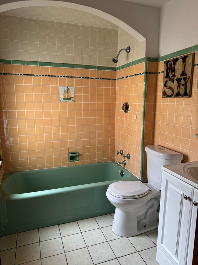 1011 Massachusetts Ave, Unit 3