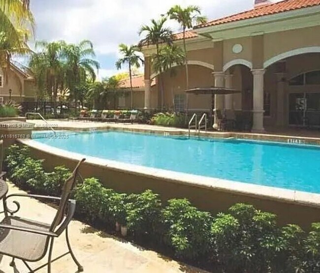 201 SW 116th Ave in Pembroke Pines, FL - Building Photo - Building Photo