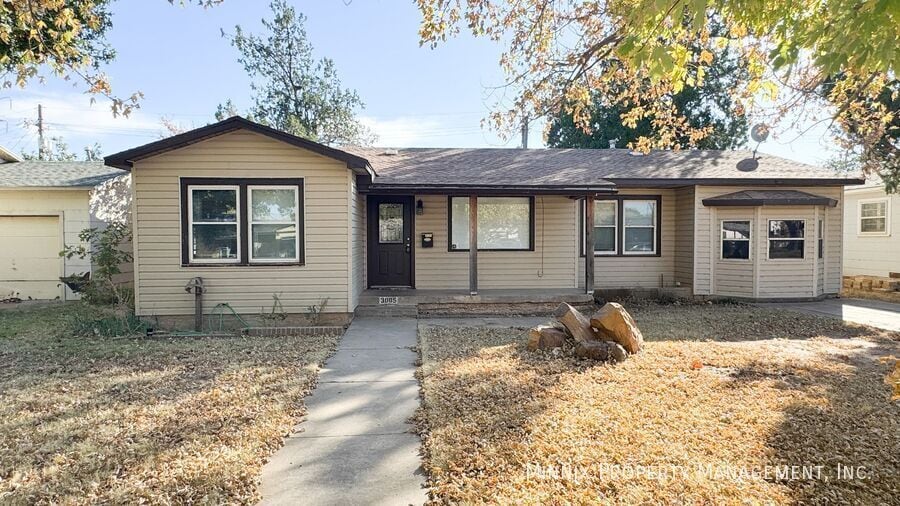 3005 49th St in Lubbock, TX - Building Photo