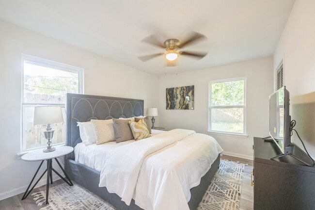 property at 5236 Perry St