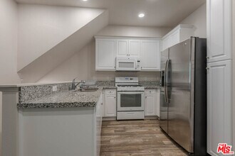 7254 Cedar Rd in Los Angeles, CA - Building Photo - Building Photo
