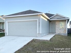 4446 Glades Wy in San Antonio, TX - Building Photo
