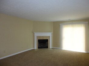 8103 Chesterhill Ln in Indianapolis, IN - Building Photo - Building Photo