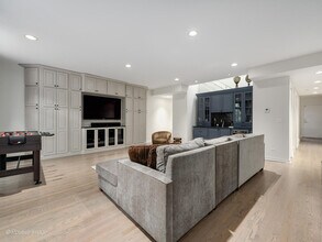 24 N May St in Chicago, IL - Building Photo - Building Photo