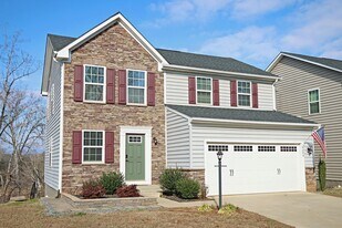 4393 Sunset Dr in Charlottesville, VA - Building Photo