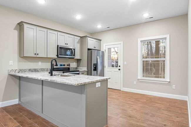 44 Palm Beach Ave in Rossville, GA - Building Photo - Building Photo