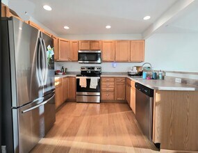 615 Rachael St in North Liberty, IA - Building Photo - Building Photo